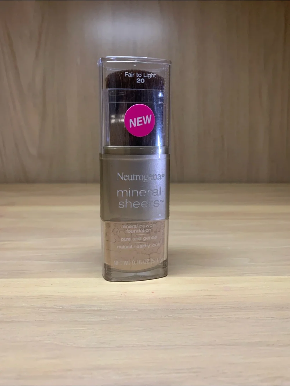 Neutrogena Mineral Sheers Powder Foundation - Fair to Light (Beige/Tan)